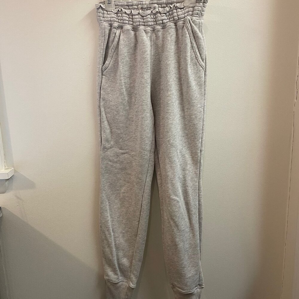 Abercrombie Heather Gray Joggers (XXS)